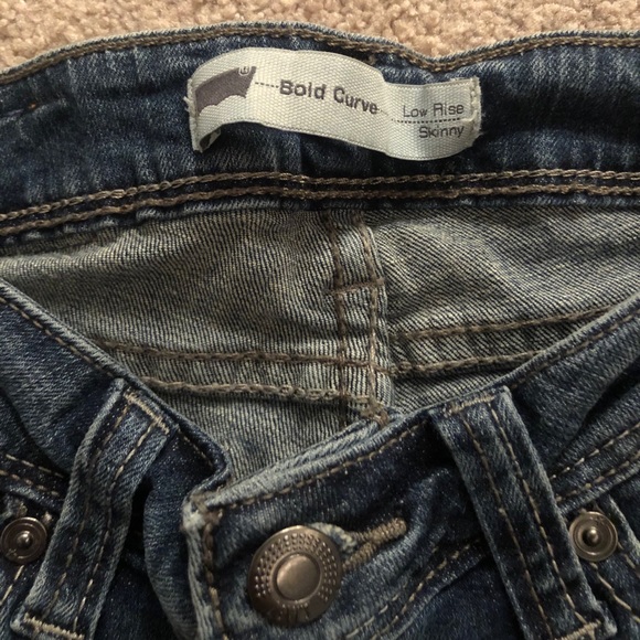 2/$15 • LEVIS SKINNY JEANS - Picture 4 of 7